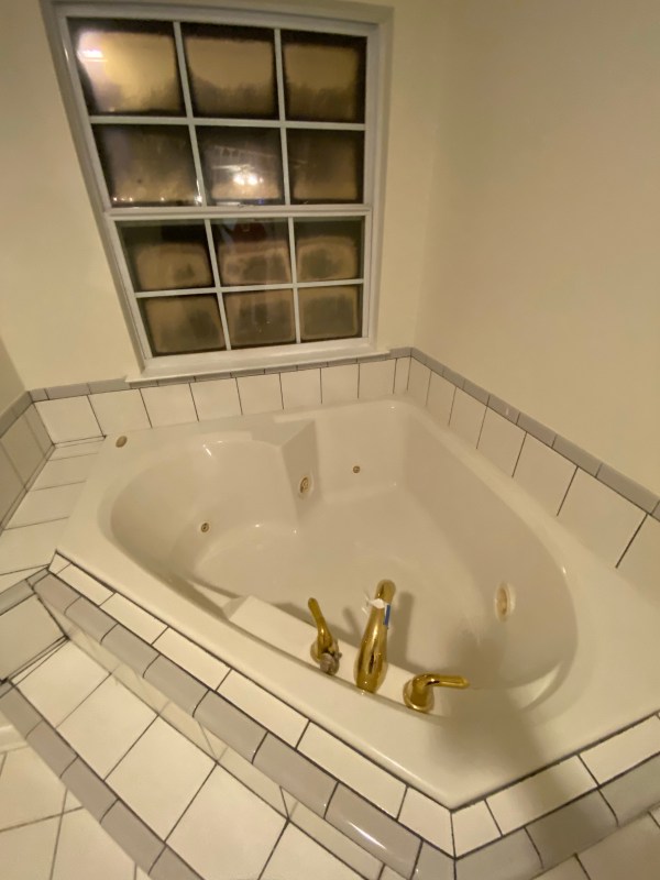 A tub and surround after a deep clean